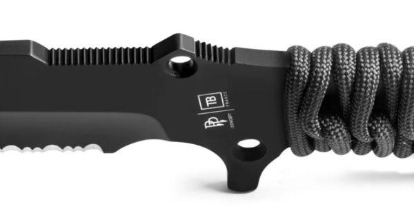 COUTEAU LE MARAUDEUR PARACORD 550 NOIR / LAME SERRATION + ETUI KYDEX SANS ATTACHE  MOLLE (TB Outdoor) – Image 3