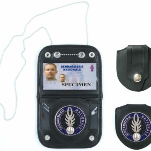 PORTE CARTE AVEC CHAINE et MEDAILLE GENDARMERIE (DCA)